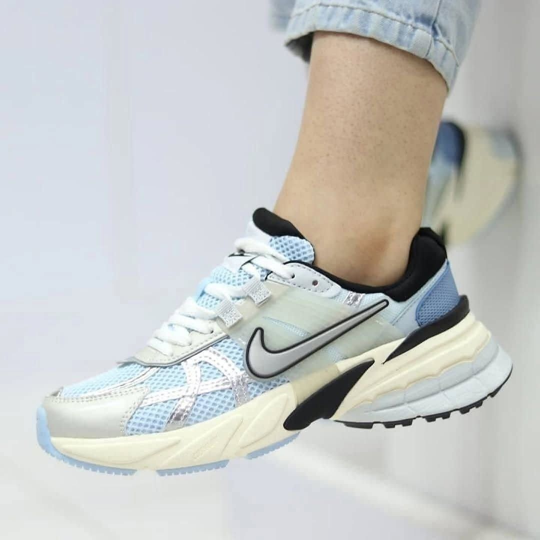 کتونی زنانه NIKE V2k 15 کتونی زنانه NIKE V2k