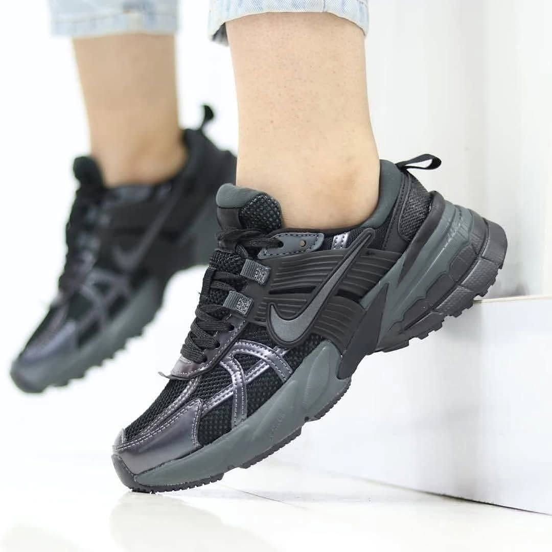 کتونی زنانه NIKE V2k 12 کتونی زنانه NIKE V2k