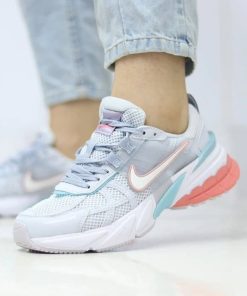 کتونی زنانه NIKE V2k