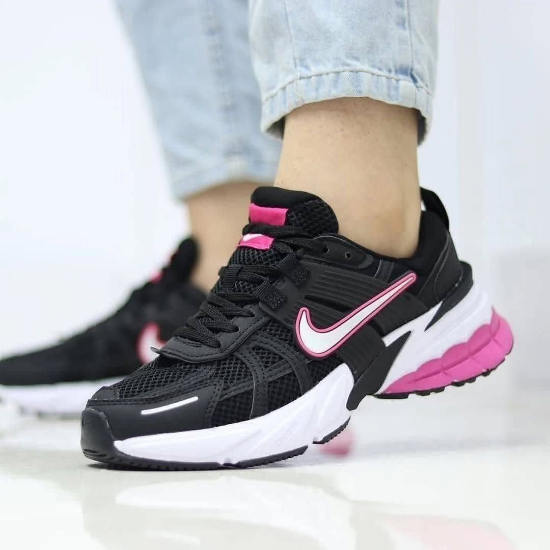 کتونی زنانه NIKE V2k 7 کتونی زنانه NIKE V2k