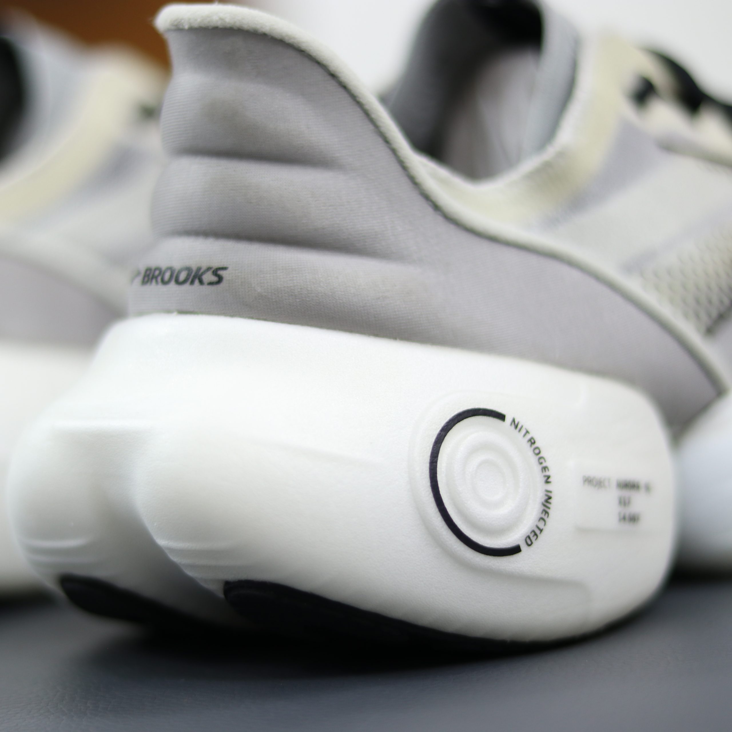 بروکس آرورا BROOKS AURORA BL کد 1103671D108 3 بروکس آرورا BROOKS AURORA BL کد 1103671D108