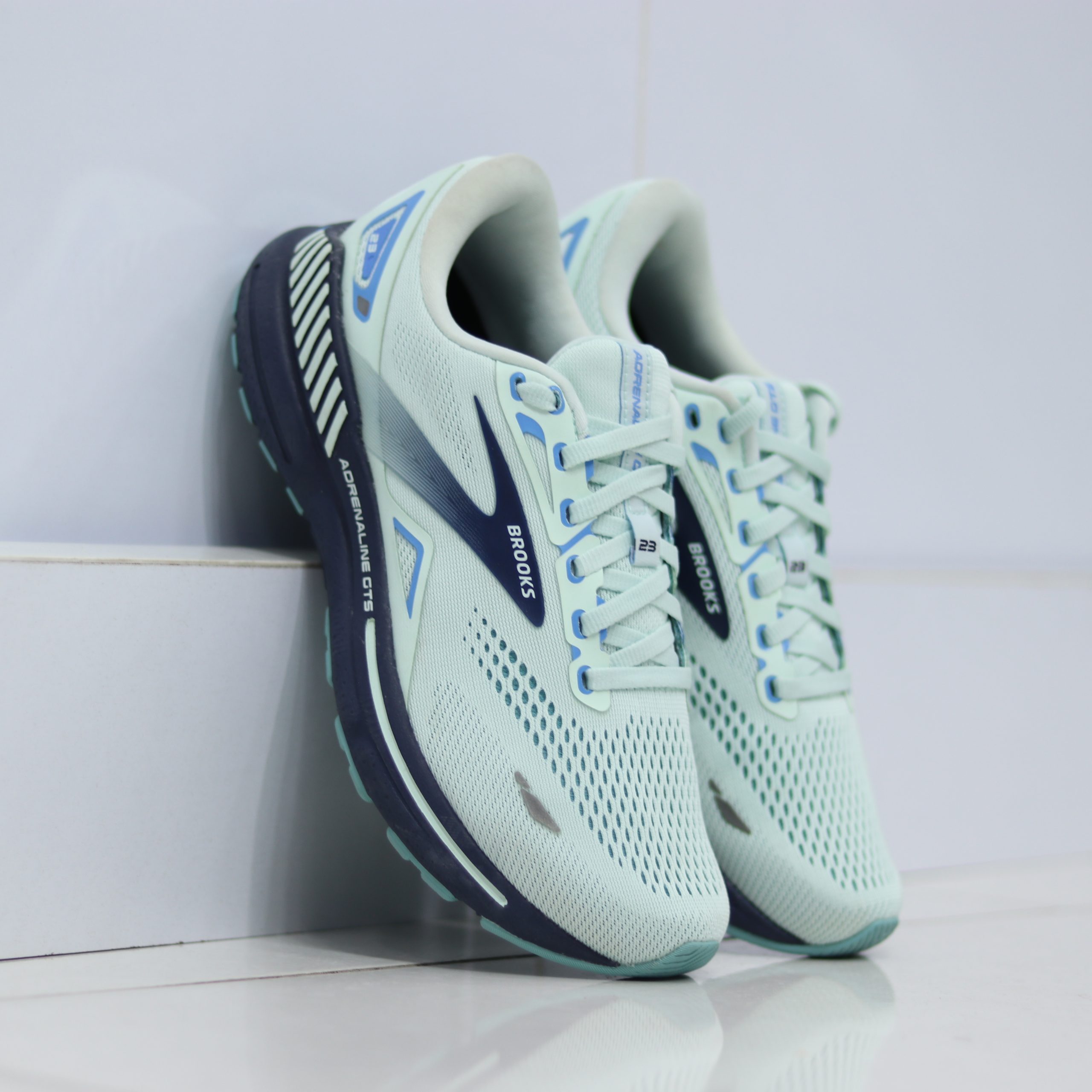 بروکس آدرنالین جی تی اس BROOKS ADRENALINE GTS کد 1203811D471 2 بروکس آدرنالین جی تی اس BROOKS ADRENALINE GTS کد 1203811D471 - Image 2