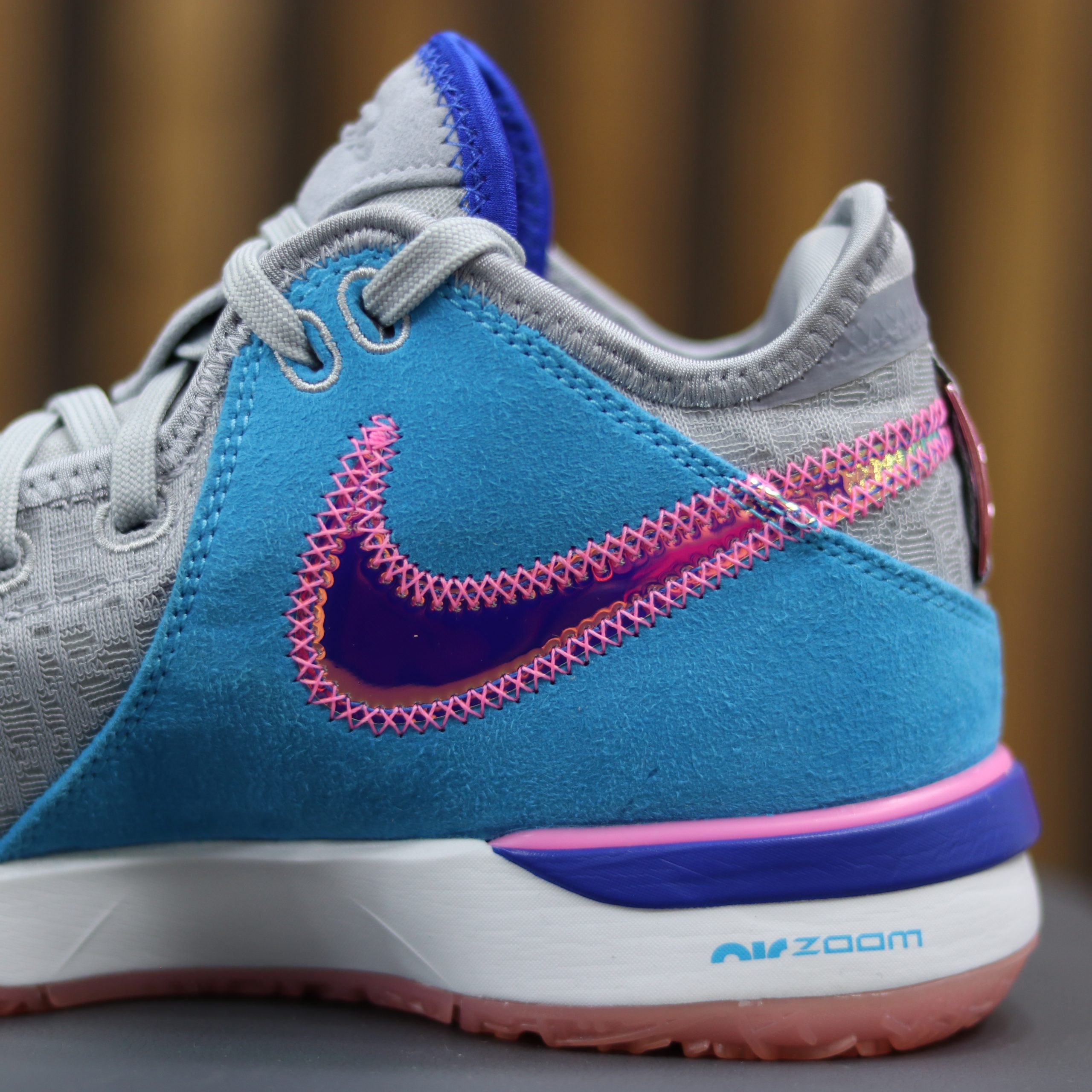 نایک کوبی ای دی مید NIKE KOBE A.D.MID کد DR8788_002 3 نایک کوبی ای دی مید NIKE KOBE A.D.MID کد DR8788_002