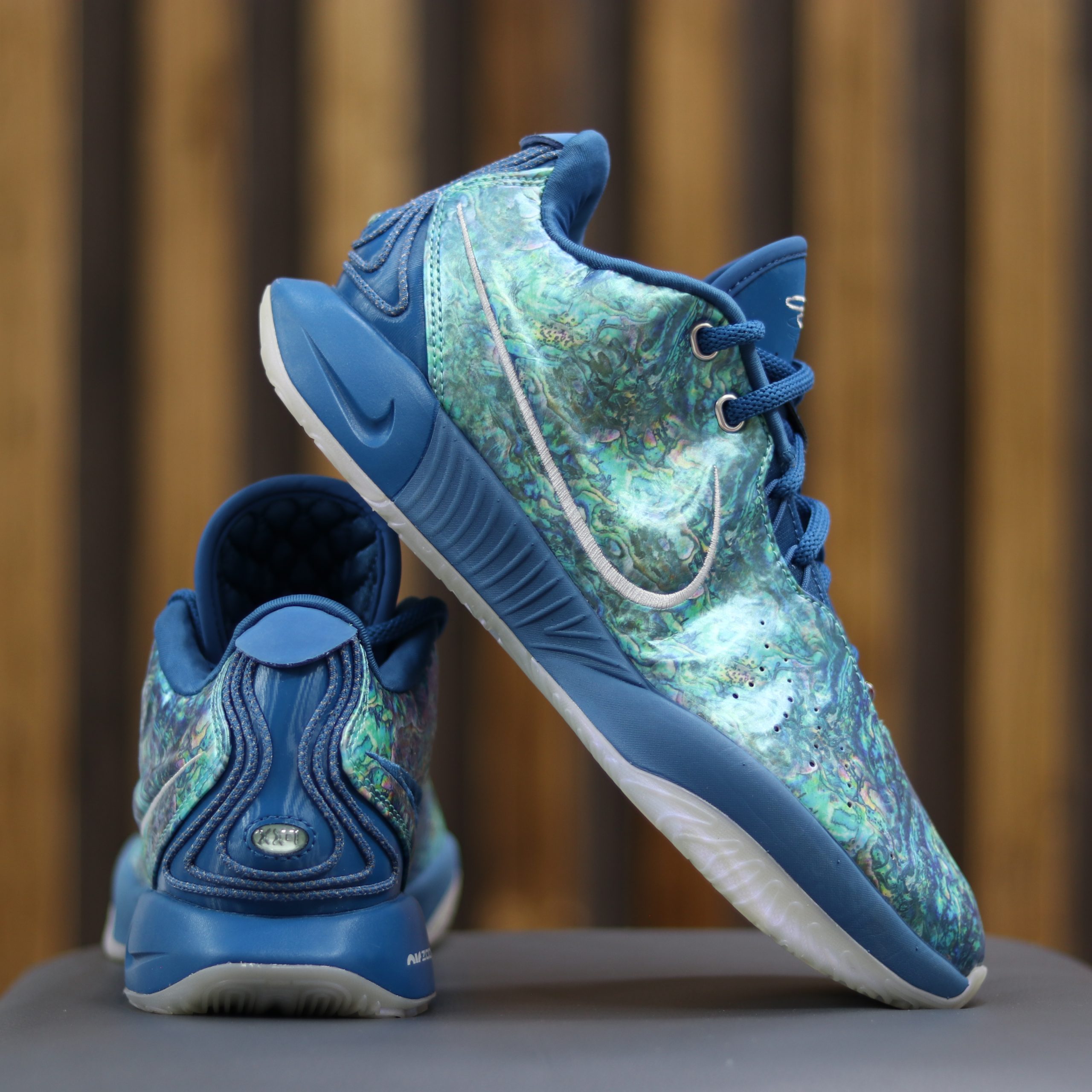 نایک لبرون 21 NIKE Lebron XXl کد FN0708_400 1 نایک لبرون 21 NIKE Lebron XXl کد FN0708_400