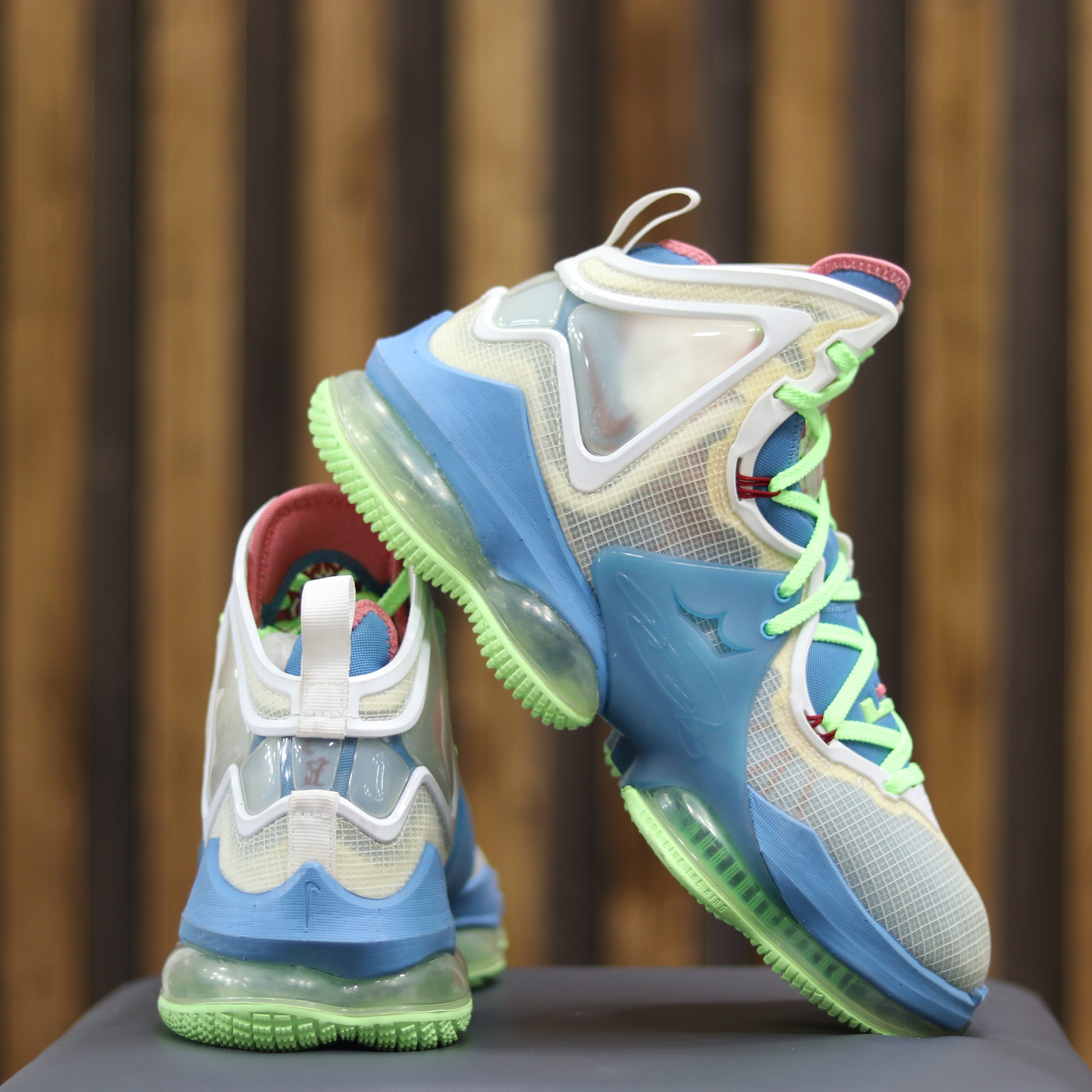نایک لبرون NIKE Lebron 19 کد DC9339_400 1 نایک لبرون NIKE Lebron 19 کد DC9339_400