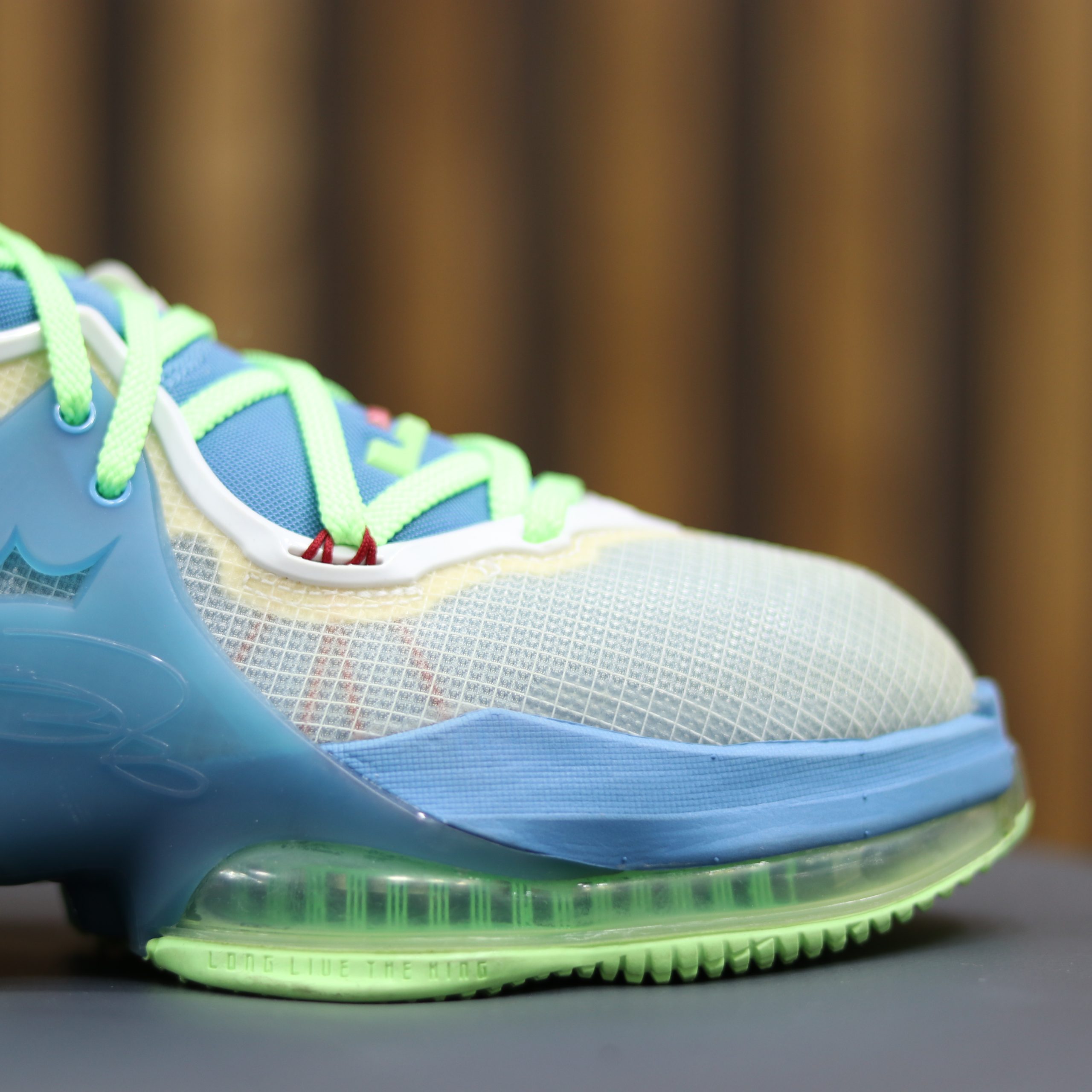 نایک لبرون NIKE Lebron 19 کد DC9339_400 2 نایک لبرون NIKE Lebron 19 کد DC9339_400