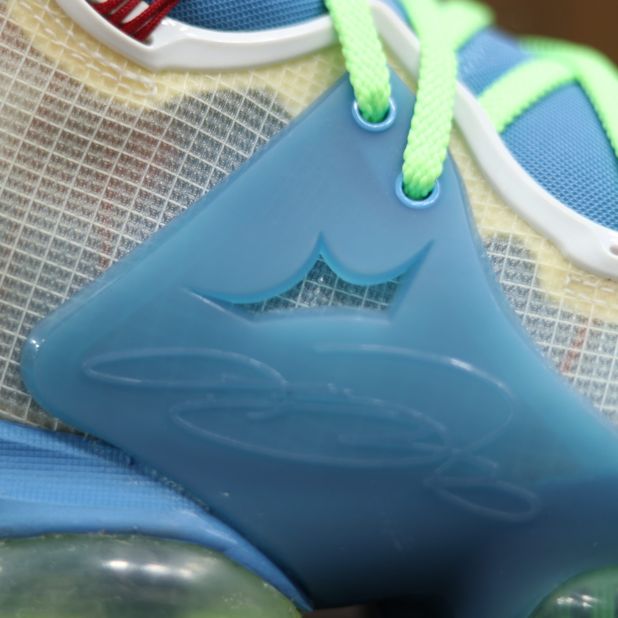 نایک لبرون NIKE Lebron 19 کد DC9339_400 7 نایک لبرون NIKE Lebron 19 کد DC9339_400