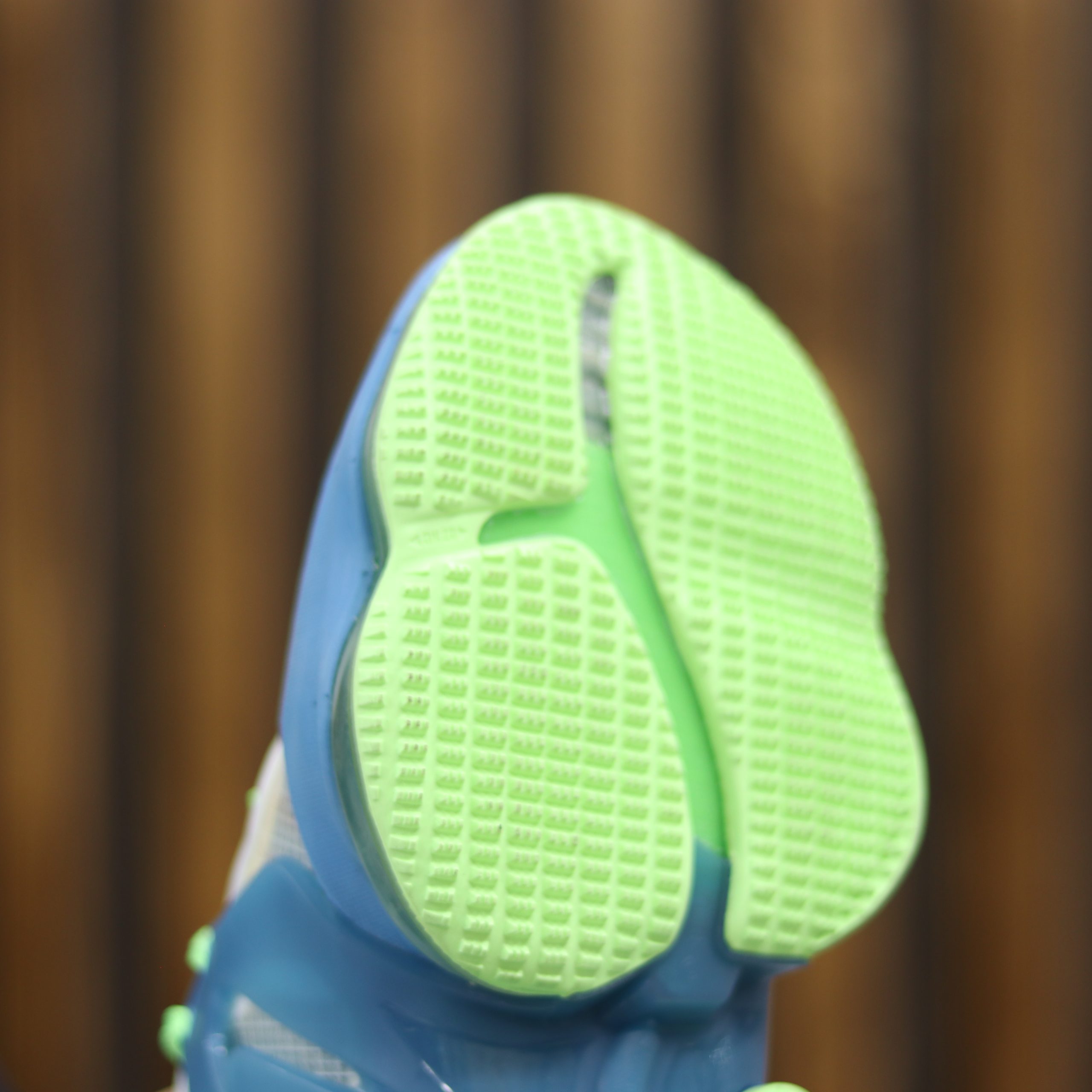 نایک لبرون NIKE Lebron 19 کد DC9339_400 11 نایک لبرون NIKE Lebron 19 کد DC9339_400